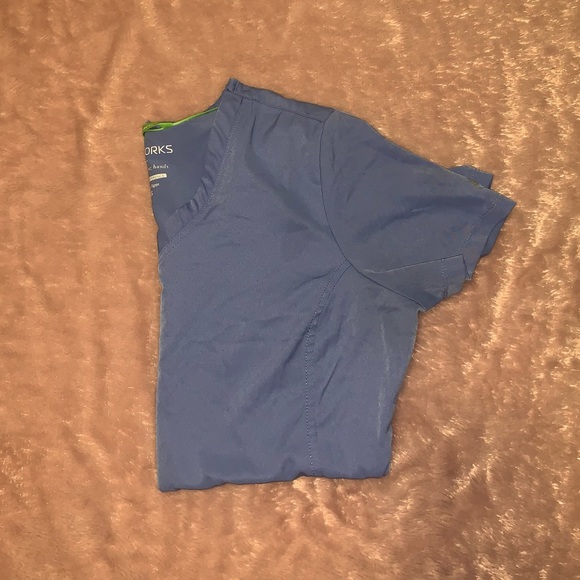 CEIL SCRUB TOP - Picture 2 of 5
